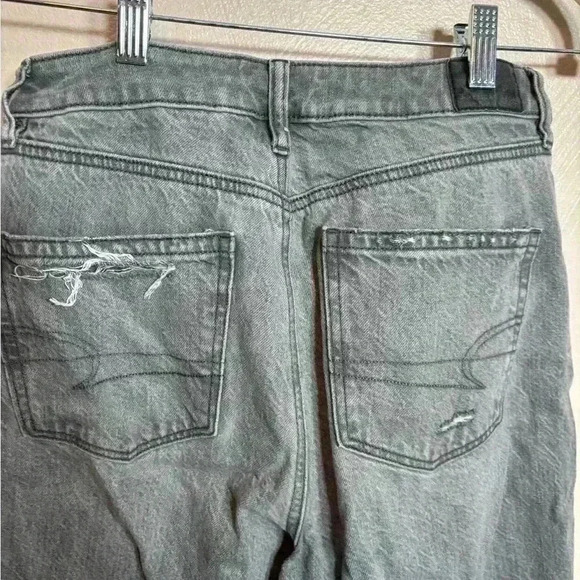 American Eagle AEO Women's Mom Jeans Gray Ripped Distressed Size 4 - Picture 4 of 6